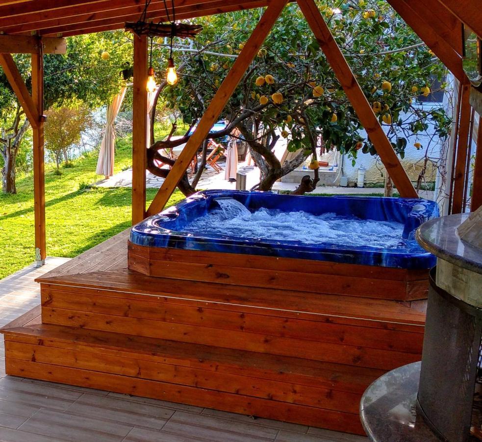 NikopolisThe Elysian At Nicopolis Jacuzziアパートメント エクステリア 写真